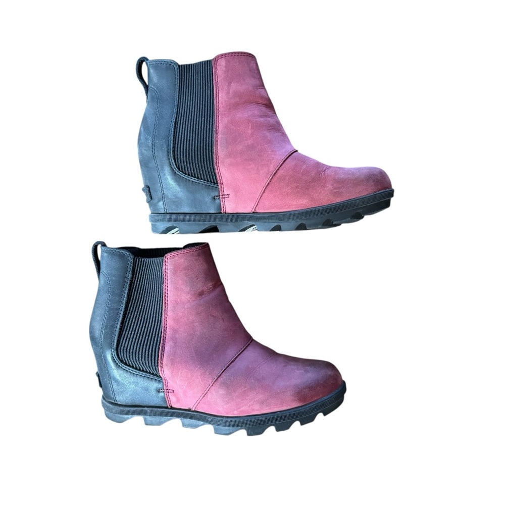 Sorel Maroon and Black Wedge Boots‎